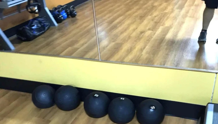 Anytime Fitness -  Area - Crystal