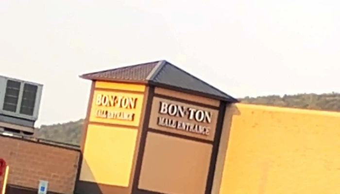 Country Club Mall -  Where - La Vale