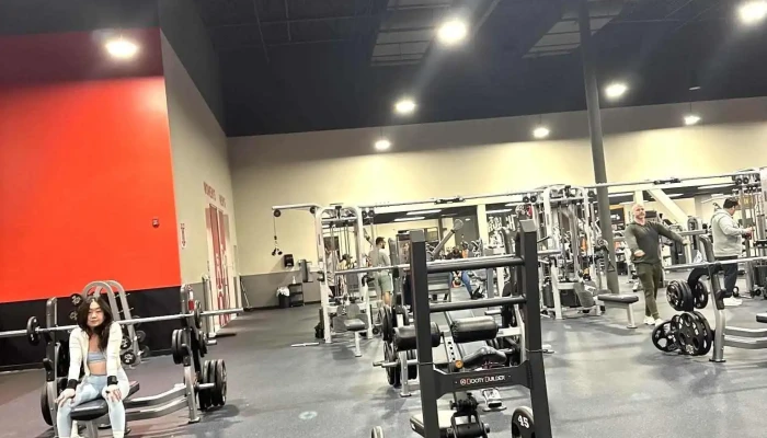 Crunch Fitness -    Market Square All - Sacramento