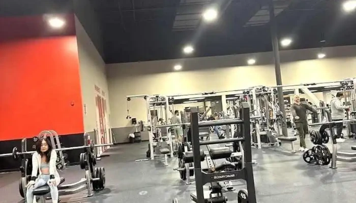 Crunch Fitness - Market Square - Sacramento