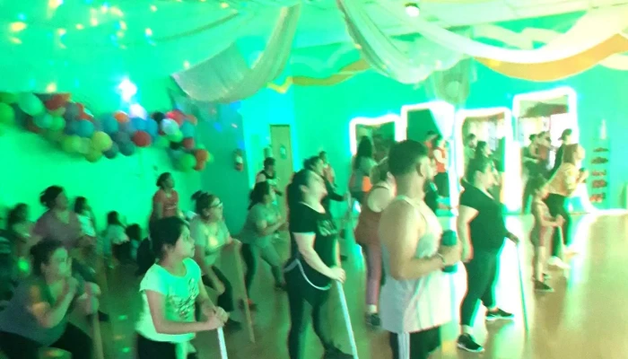 Divas Zumba -  Open Now - Paramount