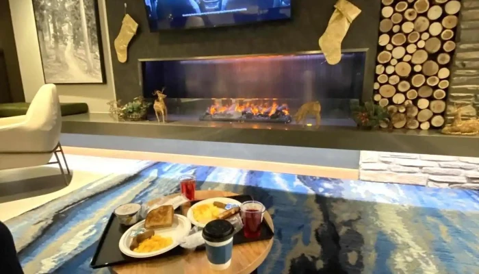 Fairfield Inn Suites By Marriott Klamath Falls Food Drink - Klamath Falls