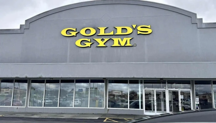 Golds Gym Instagram - Oak Ridge