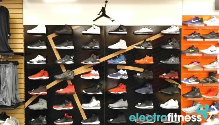 Hibbett Sports -  Shoe - Lufkin