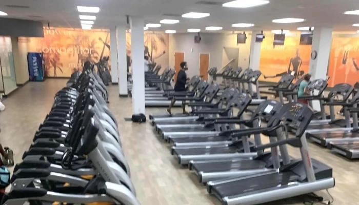 La Fitness -  Open Now - Silver Spring