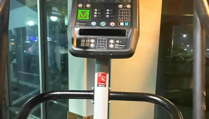 La Fitness -  Open Now - Chicago Ridge