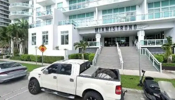 Miami Strong Gym -  Street View 360deg - Miami