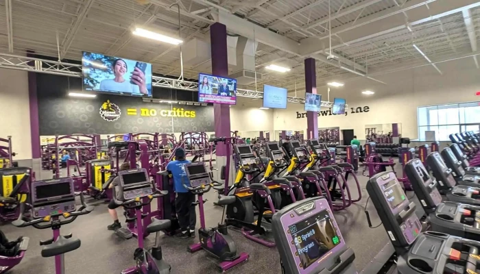 Planet Fitness -  Fitness Center - Brunswick