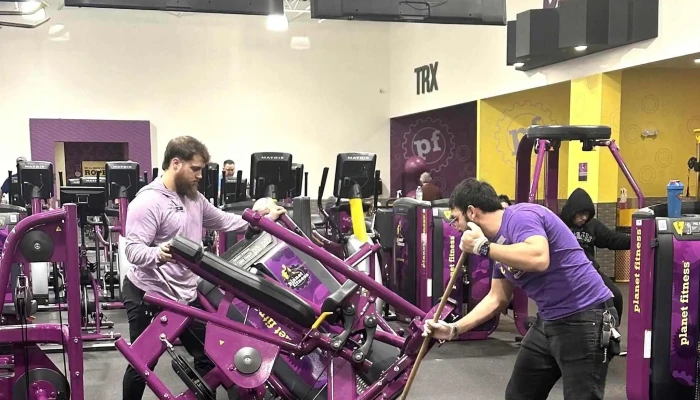 Planet Fitness -  Gym - Alvin