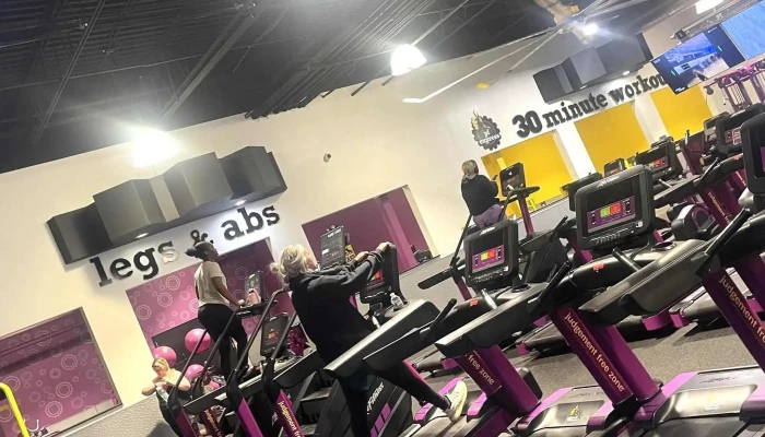 Planet Fitness -  Near Me - Crestwood