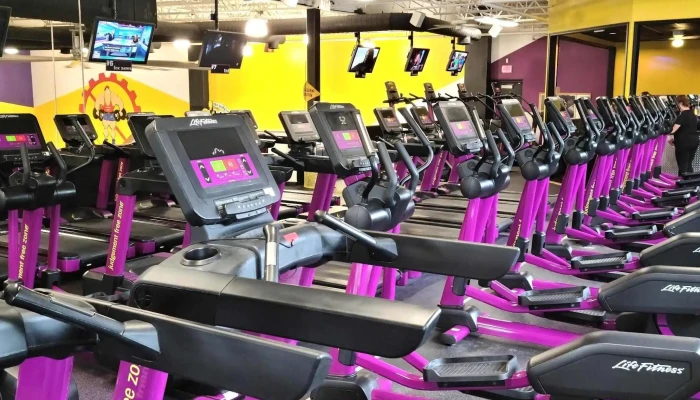 Planet Fitness -  Open Now - Rotterdam