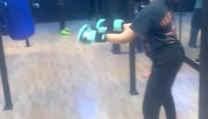 Square Circle Boxing -  By Owner - Dumont